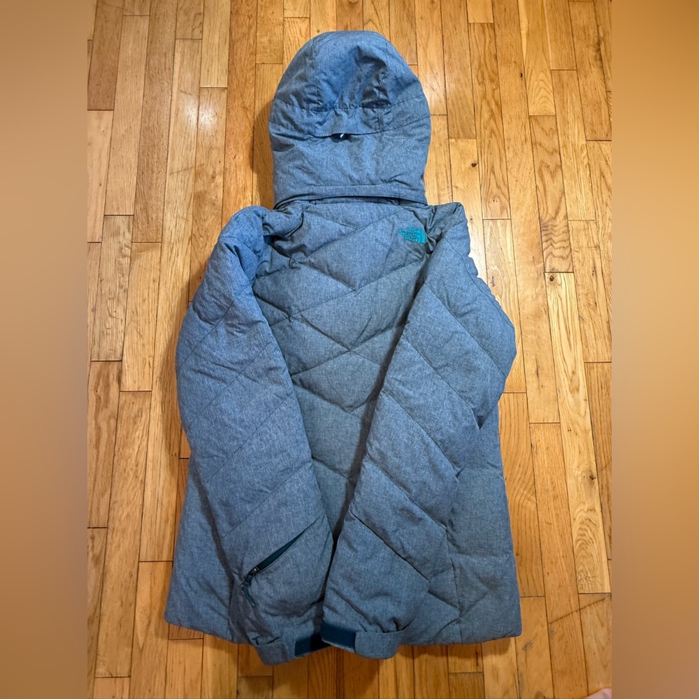 The North Face Women's gray and Blue Puffer Jacket #641 - Picture 2 of 14